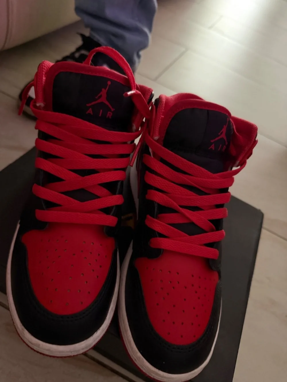 AIR JORDAN 1 MID
